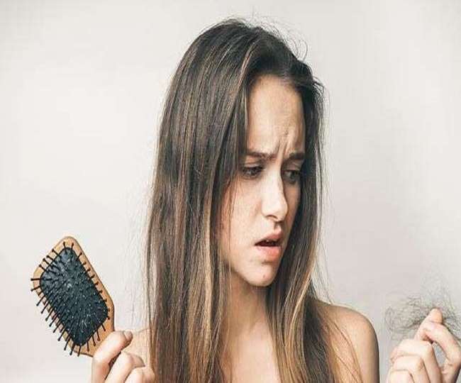 Hair Fall Home Remedies: हेयरफॉल से परेशान हैं तो जानिए उसके कारण और करें  घर पर उपचार - Hair Care Tips: Hair Fall Causes, Treatment, Home Remedies to  stop hair loss, Worried