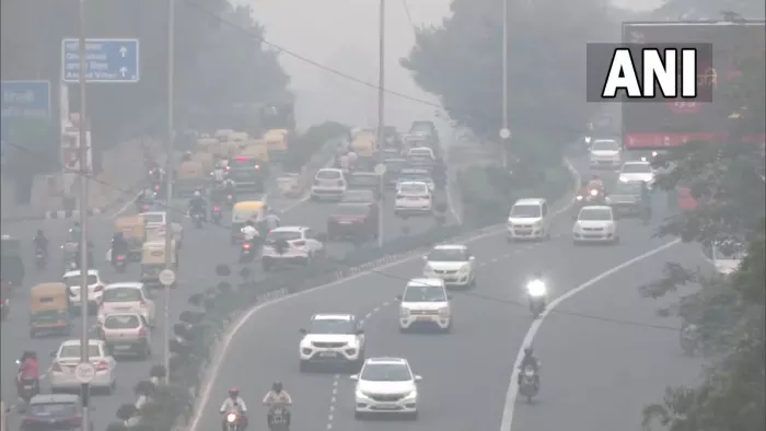 लगातार दूसरे दिन भी रेड जोन में रहा दिल्ली NCR, 6 परतों में ऐसे बांटा जाता है AQI का स्तर