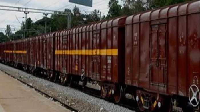 मालगाड़ी में नया सिस्टम लगने से व्यापारियों को काफी लाभ पहुंचेगा। जागरण आर्काइव