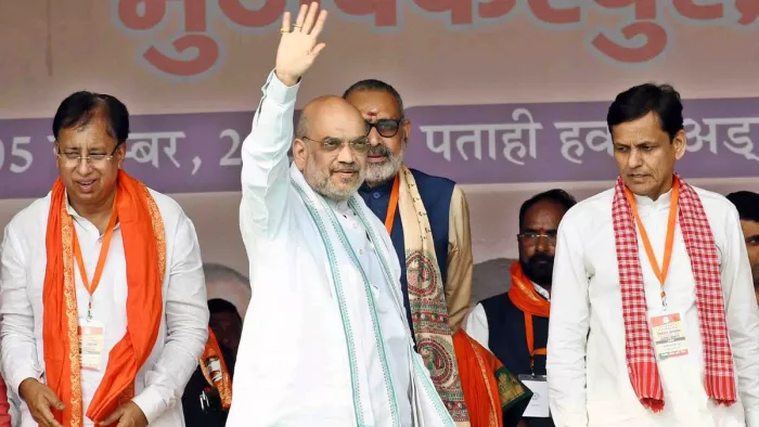 Amit Shah Bihar Visit जनसभा में लोगों का अभिवादन करते केंद्रीय गृहमंत्री अमित शाह। (जागरण फोटो)