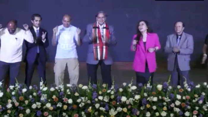 Mizoram Election 2023: जब चुनावी सभा के दौरान थिरके शशि थरूर, सिंगर के साथ किया डांस; देखें VIDEO (फोटो एएनआई)