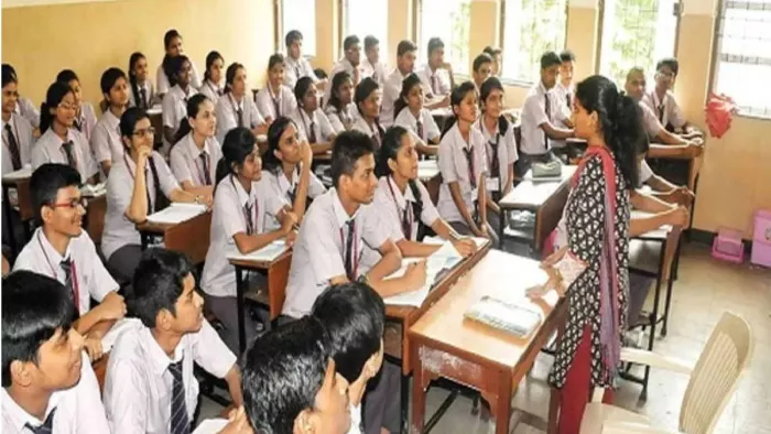 नहाय-खाय के दिन स्कूलों की छुट्टी नहीं
