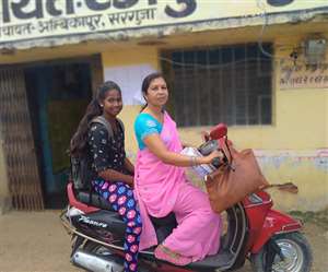 शासकीय उच्चत्तर माध्यमिक विद्यालय, असोरा, सरगुजा की व्याख्याता दीपलता देशमुख।