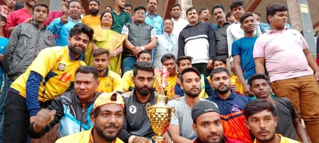 https://www.jagranimages.com/images/newimg/05122021/05_12_2021-04shh_m_8_04122021_167-c-2.5_22266398_1828.jpg