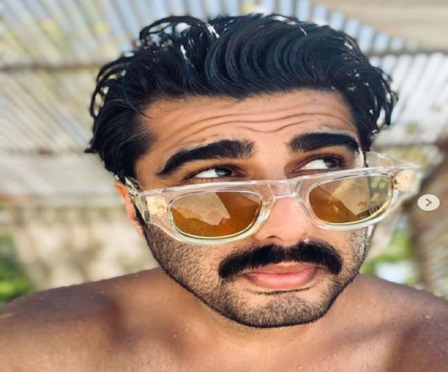 Arjun Kapoor calls himself 'selfie king' by share pictures from Maldives vacation. photo soruce @arjunkapoor instagram.