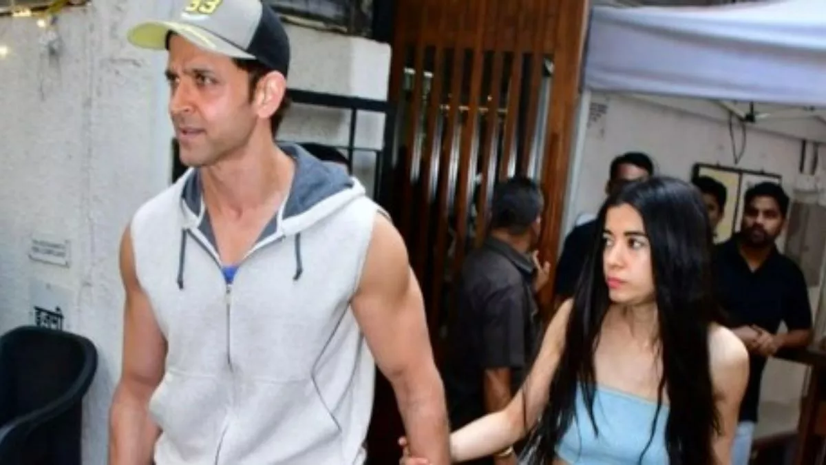Still Image of Hrithik Roshan and Saba Azad from Video