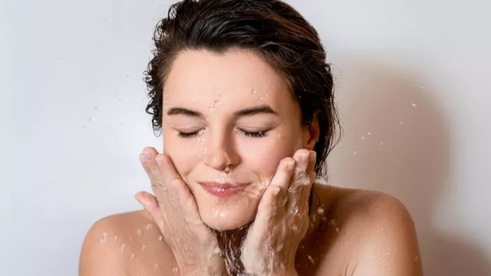 Homemade Face Wash: चेहरा चमकाने के लिए घर में बनाएं ये फेसवॉश