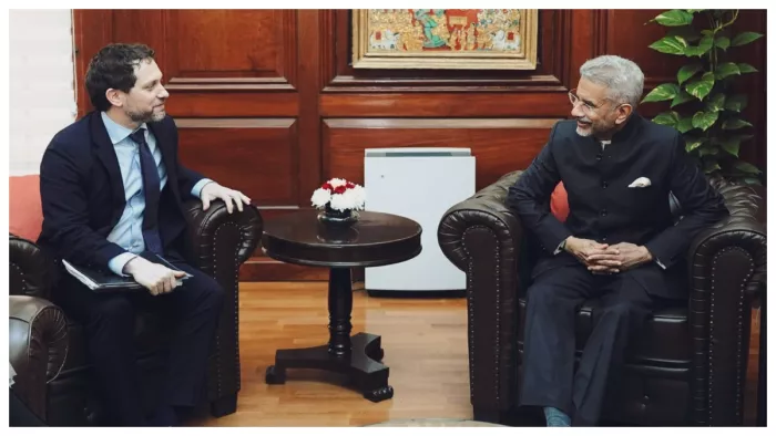 अमेरिका के प्रधान उप राष्ट्रीय सुरक्षा सलाहकार जोनाथन फाइनर और विदेश मंत्री एस जयशंकर (फोटो- @DrSJaishankar)