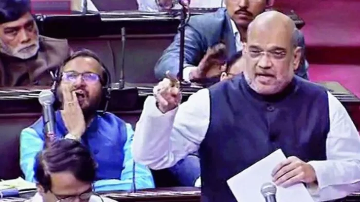 गृह मंत्री अमित शाह ने J&K आरक्षण और पुनर्गठन संशोधन विधेयक किया पेश