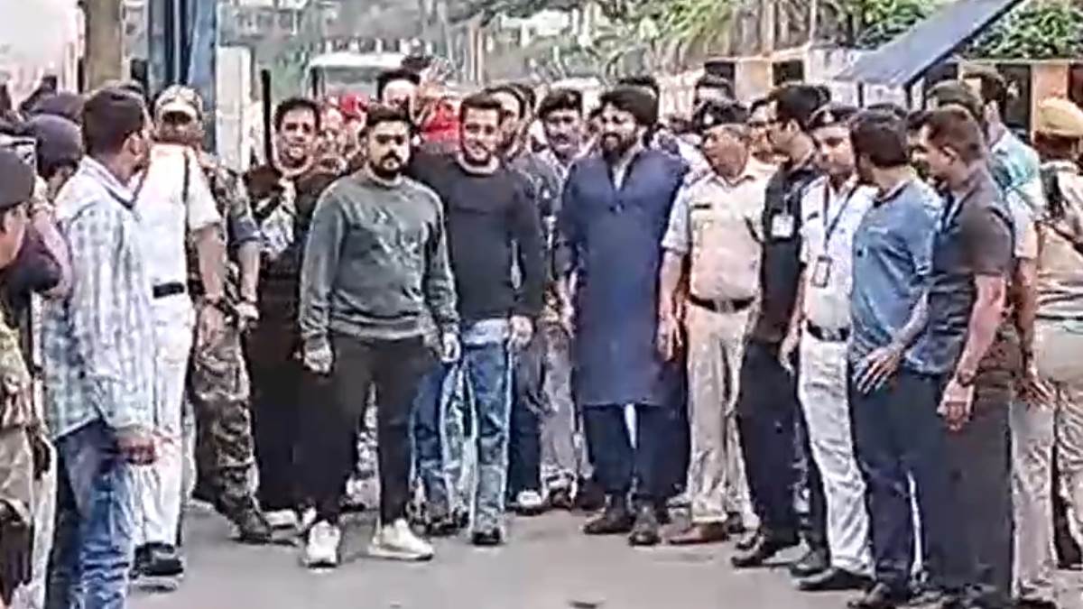 kolkata news salman khan arrives in kolkata for 29th kolkata international film festival