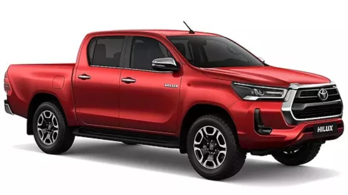 Toyota Hilux पिकअप ट्रक hybrid इंजन के साथ आएगा।