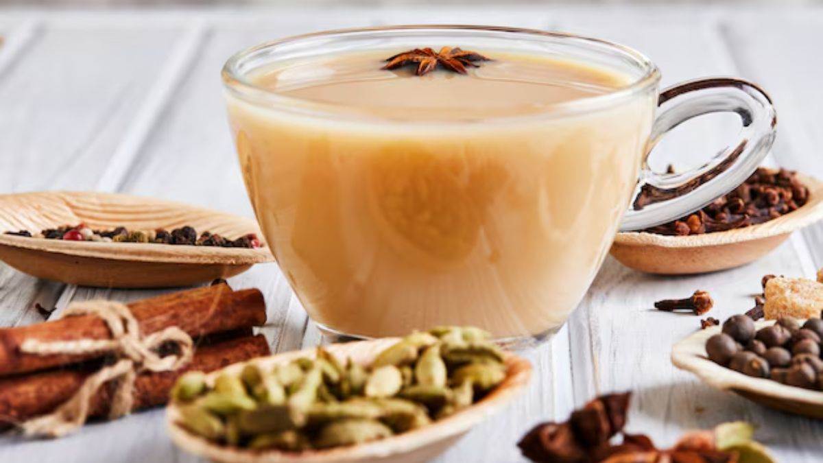 https://www.jagranimages.com/images/newimg/05122024/05_12_2024-cardamom_tea_23842455.jpg