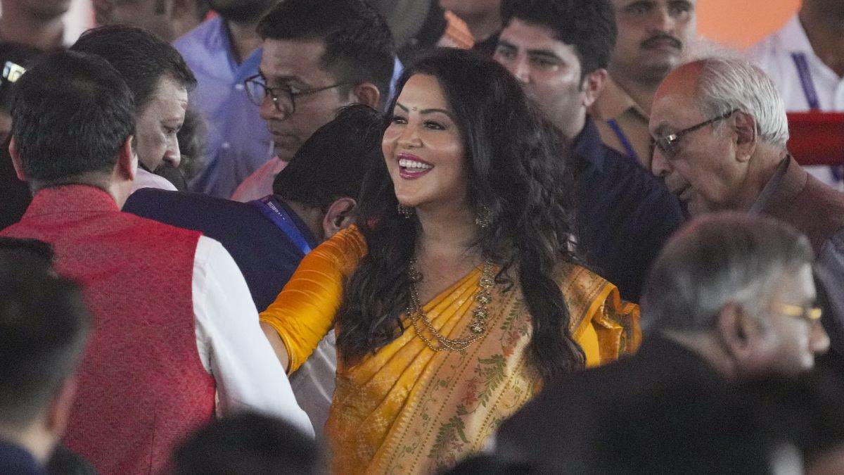 https://www.jagranimages.com/images/newimg/05122024/05_12_2024-devendra_fadnavis_23842917.jpg