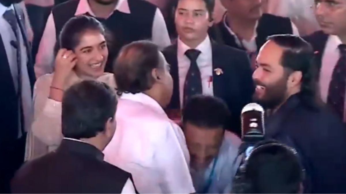 मुकेश अंबानी भी हुए शामिल