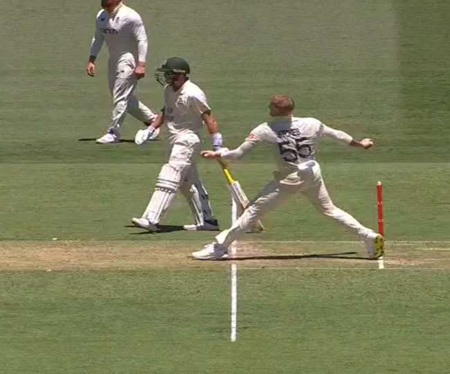 ben stokes injury adds to england woes on 2nd day of sydney test