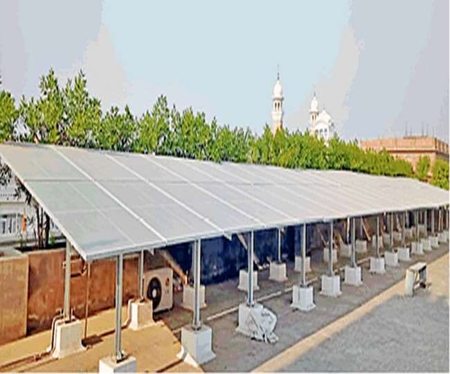 श्री हरिमंदिर साहिब परिसर में तीन करोड़ की लागत से लगे हुए सोलर पैनल। जागरण