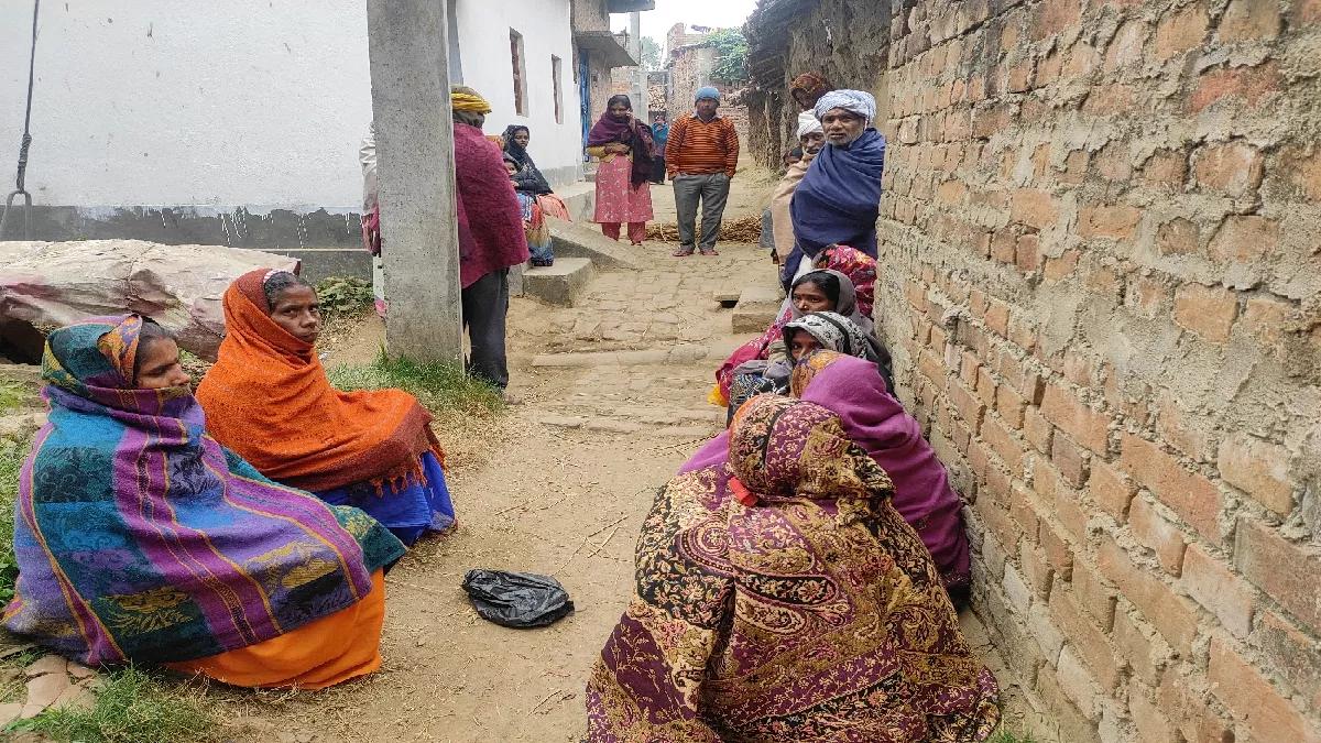चाचा राजेन्द्र राउत (82 वर्ष) की लाठी-डंडे से पीट-पीट कर हत्याकर दी गई।