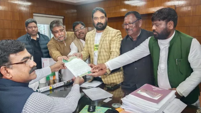 गांडेय सीट पर उपचुनाव को लेकर जल्द होगा सस्पेंस खत्म! मुख्य निर्वाचन पदाधिकारी से मिला JMM डेलीगेशन
