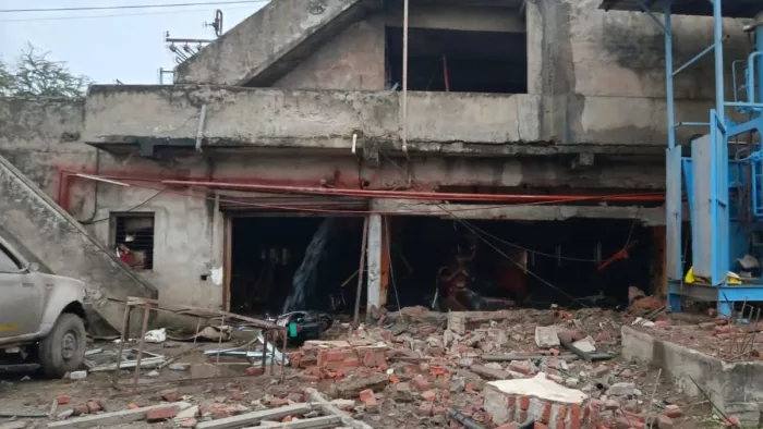 नागपुर की बर्फ फैक्ट्री में धमाके से तीन घायल (फोटो: एएनआई)