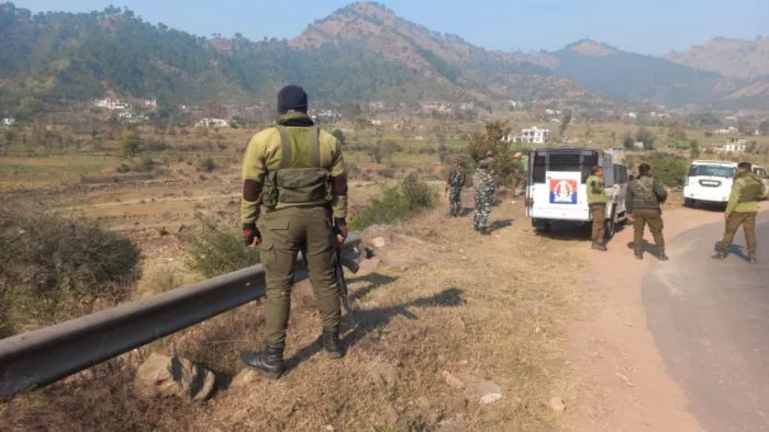 पुंछ की घटना के बाद मेंढर में जारी रहा तलाशी अभियान।