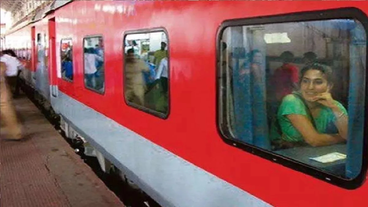 Lalitpur News: बदले लुक में दिखेगा ललितपुर रेलवे स्टेशन, आधुनिक होंगी व्यवस्थाएं; यात्रियों को दी जाएंगी बेहतर सुविधा