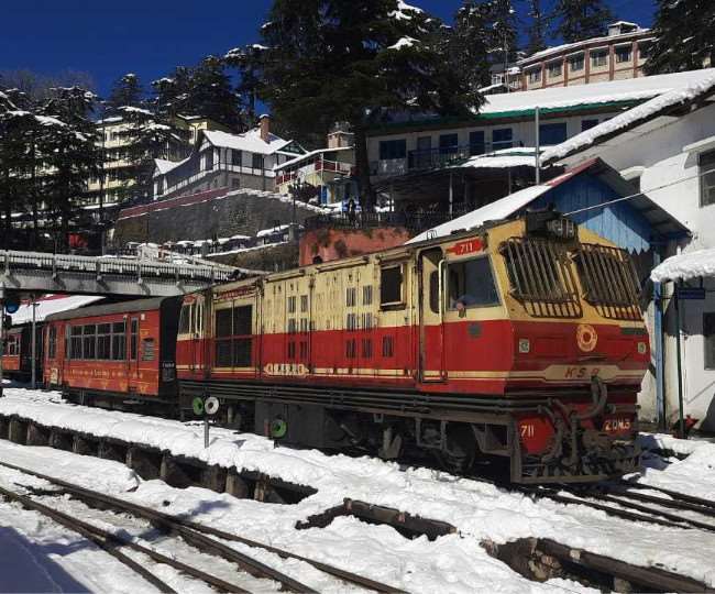 shimla railway station snowfall when road was closed than people travel in train