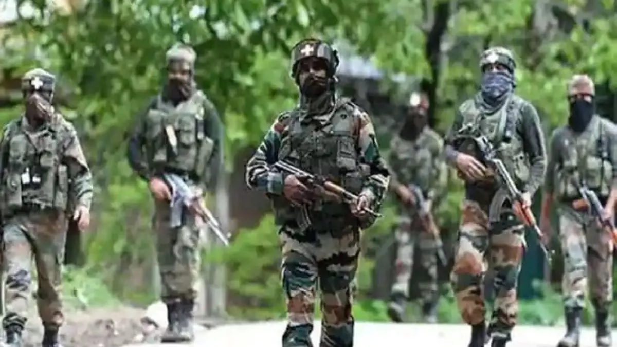 Jammu-Kashmir News: केंद्रीय रिजर्व पुलिस ग्राम सुरक्षा ग्रुप के सदस्यों को दे रही है हथियार चलाने की ट्रेनिंग