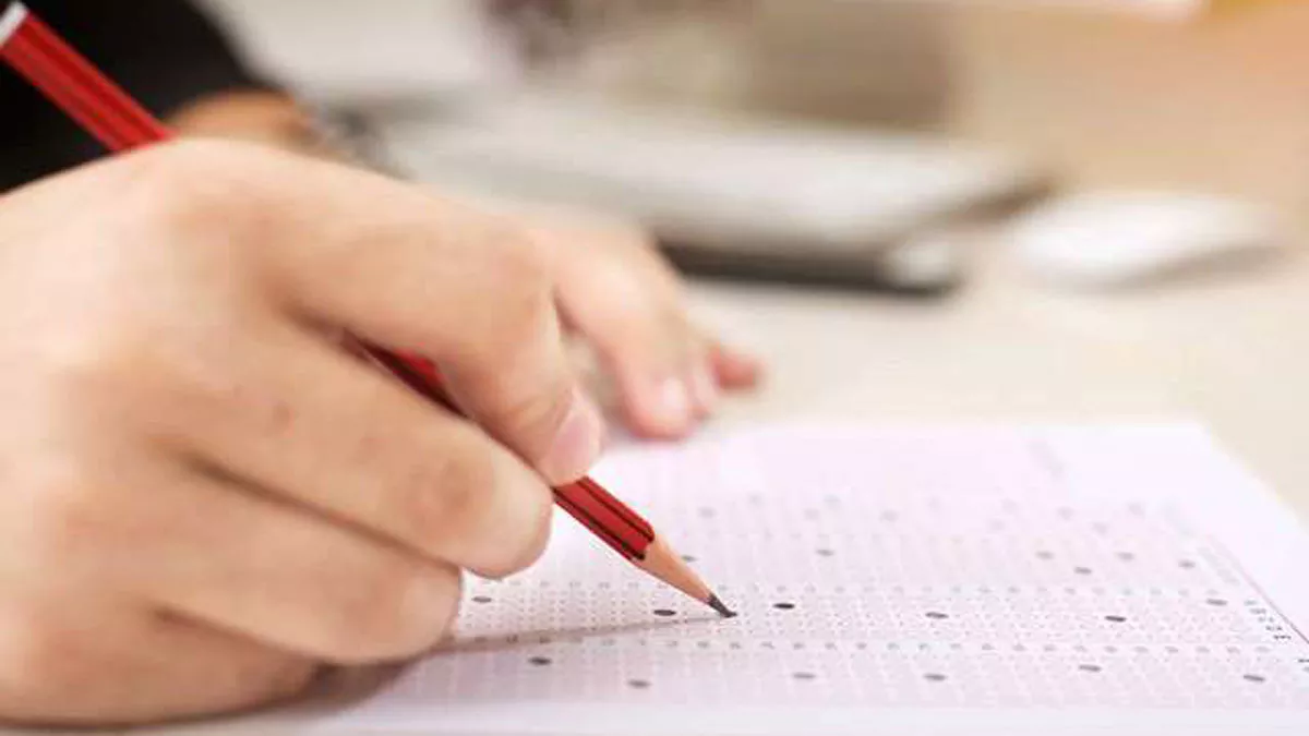 Uttarakhand News: दो विषयों में अनुत्तीर्ण रहने वाले विद्यार्थियों को अंक सुधार परीक्षा का अवसर देने का निर्णय।