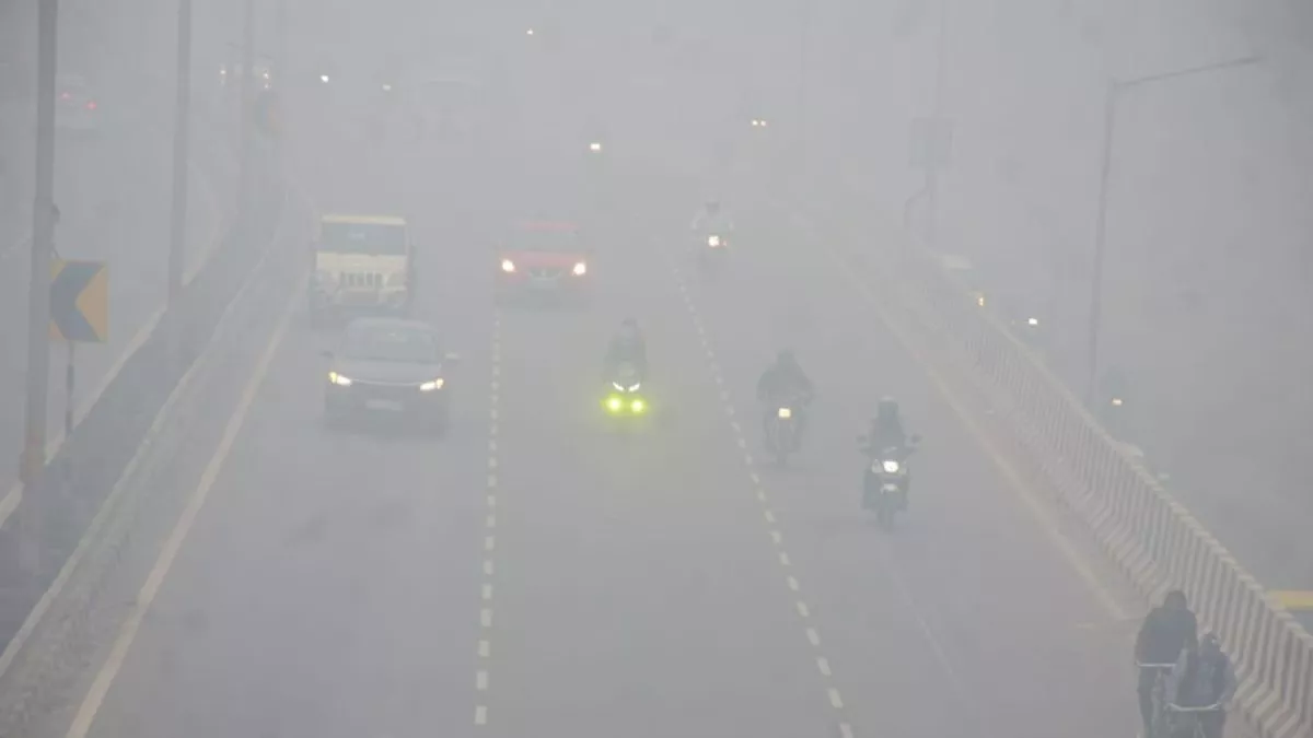Gurgaon Air Pollution: झाड़सा चौक पर वाहनों की लंबी कतार, वायु प्रदूषण को मिलता है टानिक