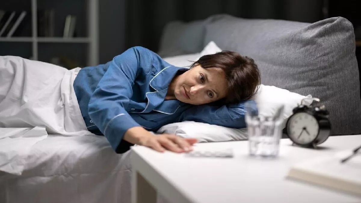 Insomnia: क्या आपको भी है देर रात तक जागने की आदत, तो इन 5 चीजों से पाएं निजात
