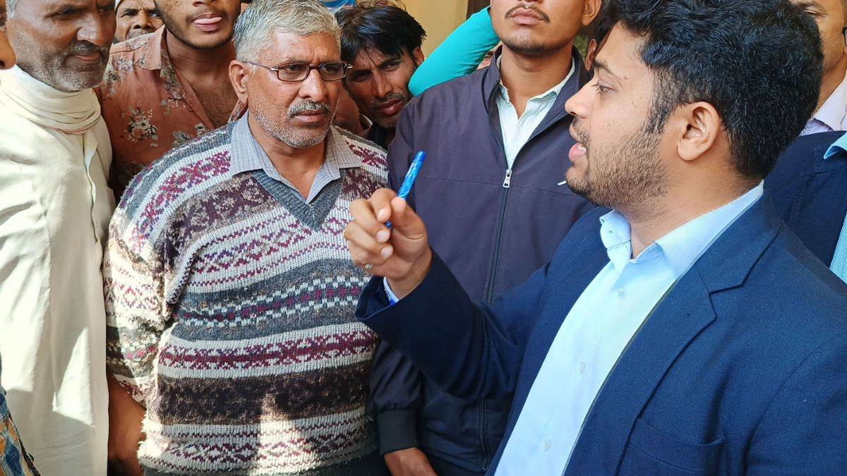 https://www.jagranimages.com/images/newimg/06022023/06_02_2023-palwal_fariyad_23321356.jpg