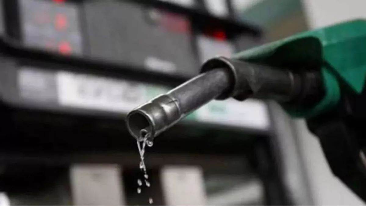 https://www.jagranimages.com/images/newimg/06022023/06_02_2023-petrol_pump_1_23321172.jpg
