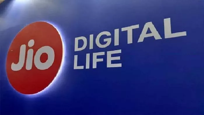 Reliance Jio is offering a full year recharge plan, Pic courtesy- jagran file