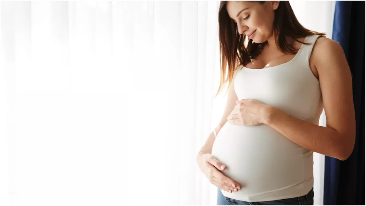 Pregnancy Care: गर्भावस्था के दौरान होने वाली कॉम्प्लिकेशन से बचना है तो छोड़ दें यह आदतें