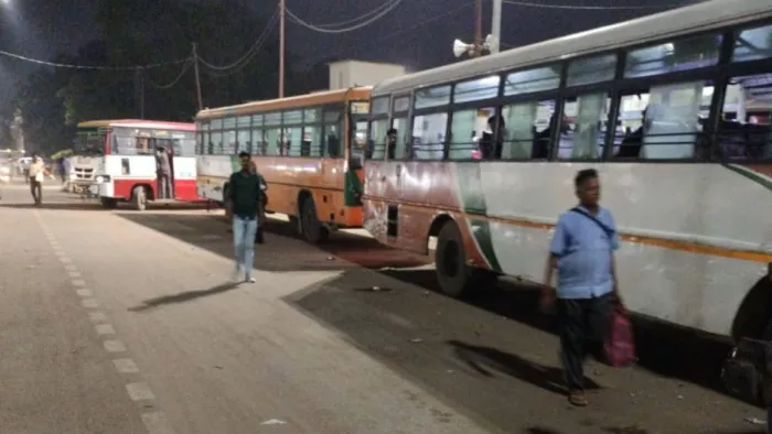 गोरखपुर में 100 करोड़ रुपये की लागत से आधुनिक बस टर्मिनल बनेगा। जागरण (फाइल फोटो)