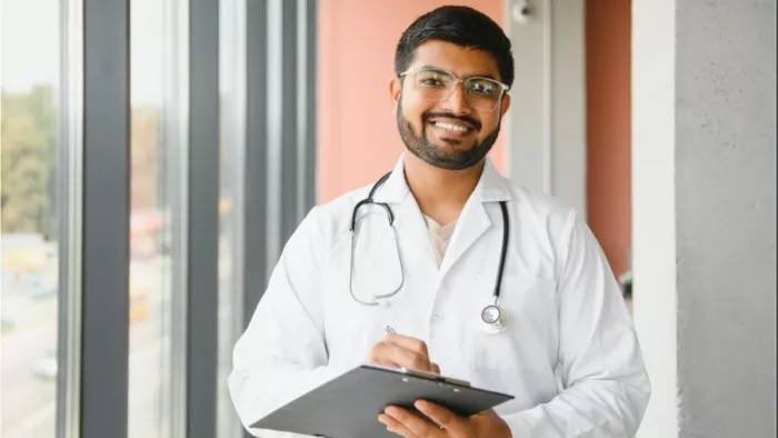 NEET UG 2025: आधिकारिक वेबसाइट पर कर पाएंगे आवेदन Image- freepik