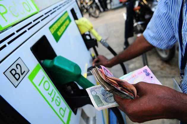 Petrol Diesel Rate Today: 2 दिन में 30 पैसे सस्ता हुआ पेट्रोल, डीजल में 22  पैसे की गिरावट - petrol diesel rate today petrol diesel price petrol diesel  rate petrol diesel ke dam