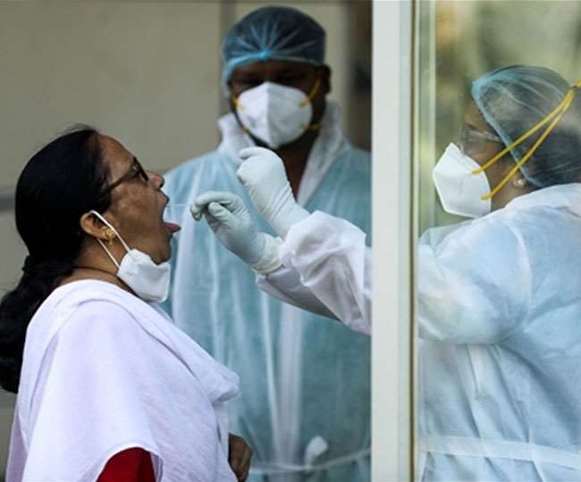 महाराष्ट्र में कोरोना वायरस की स्थिति गंभीर होने लगी है। (फोटो: रायटर)