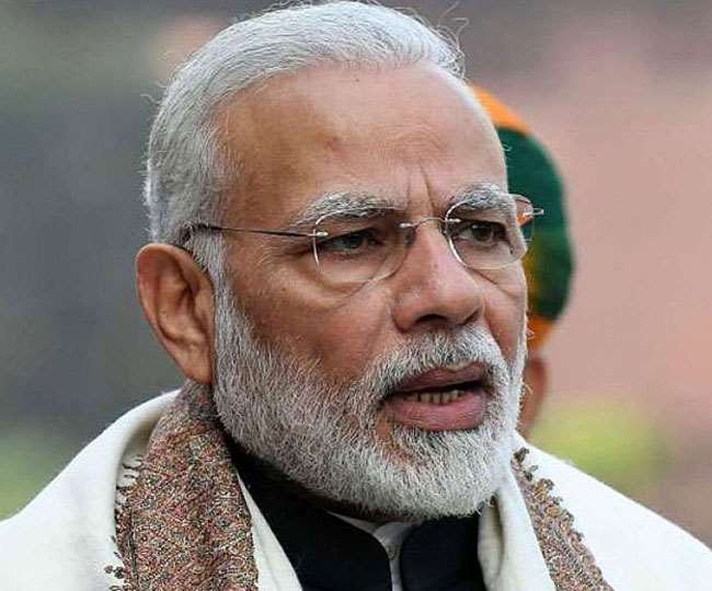 गुजरात के अहमदाबाद पहुंचे पीएम मोदी। (फोटो: दैनिक जागरण)