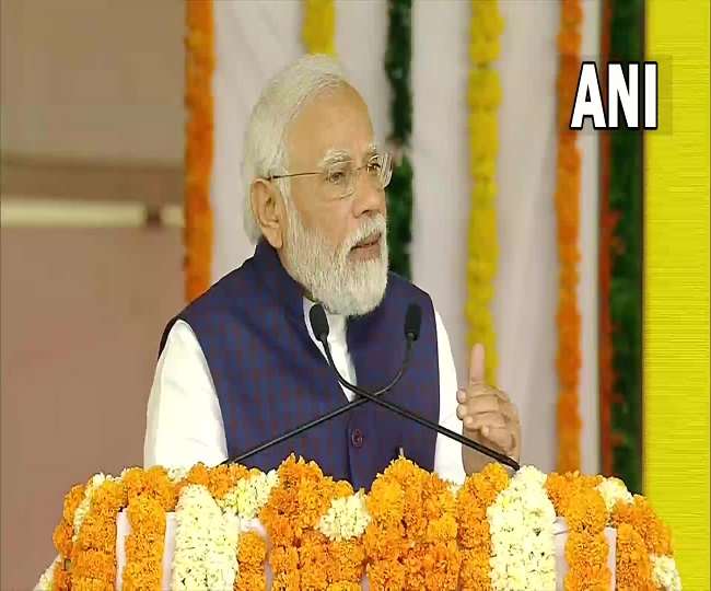 प्रधानमंत्री मोदी सिम्बायोसिस यूनिवर्सिटी के स्वर्ण जयंती समारोह को संबोधित करते हुए। (फोटो-एएनआइ)