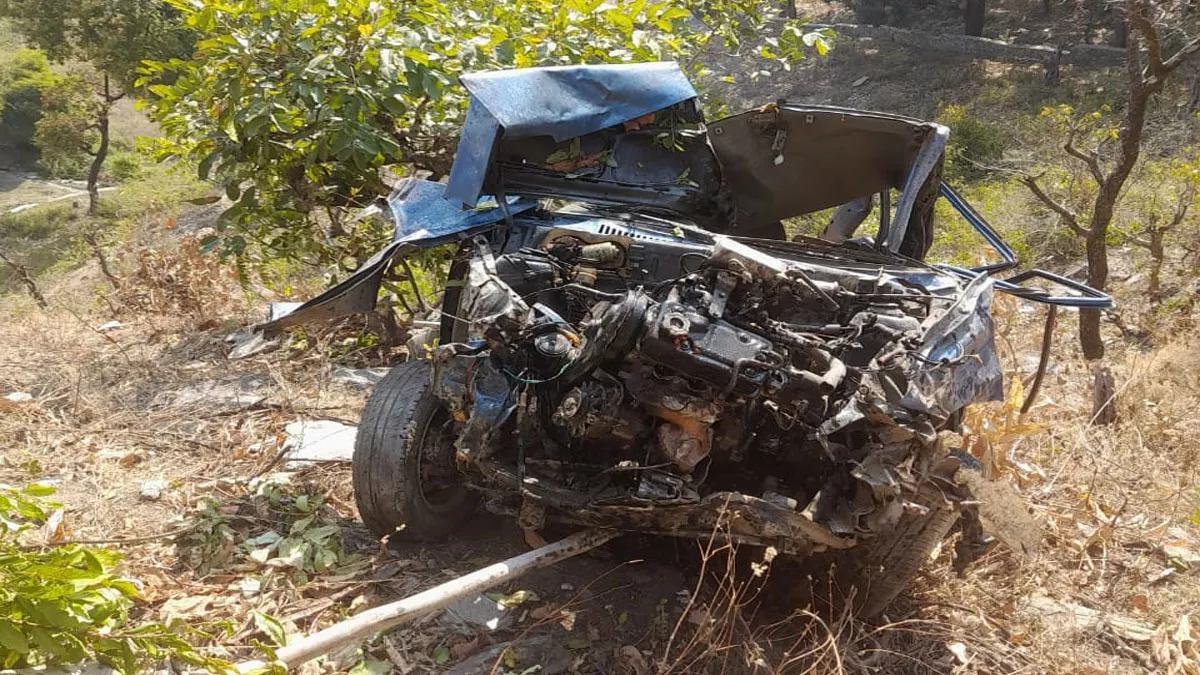 Accident: अचानक बंद हुई गाड़ी और खाई में लुढ़क गई, तीन की मौत; मातम में बदली चार गांवों में होली की रौनक