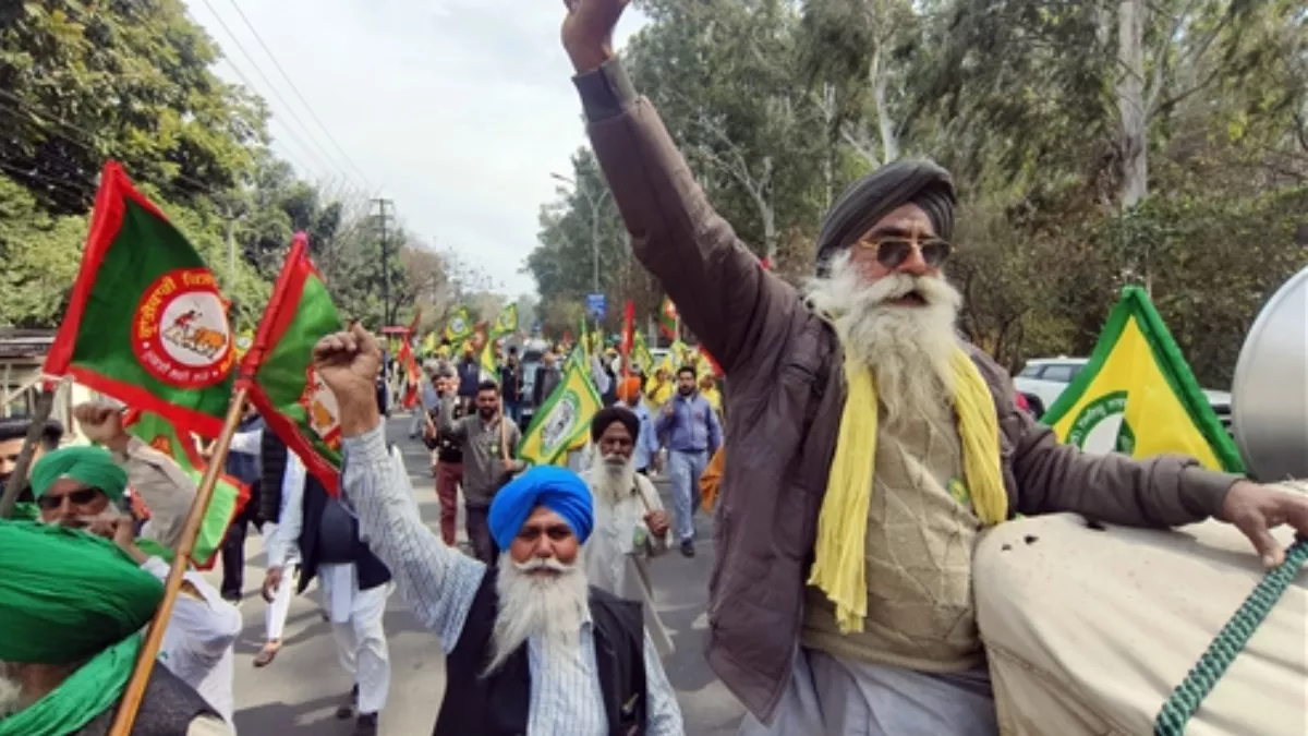 Farmers Protest: किसानों का आज फिर दिल्ली कूच, राजधानी में सुरक्षा चाक-चौबंद; चप्पे-चप्पे पर जवानों का पहरा