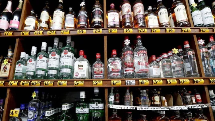 झारखंड में शराब पर एमआरपी से अधिक की वसूली जारी।