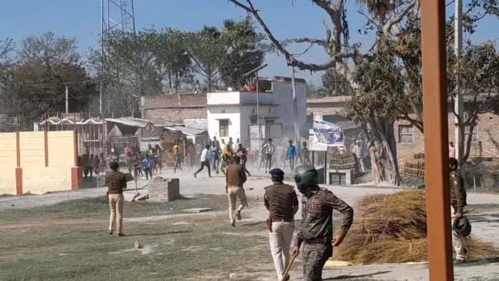 मुजफ्फरपुर में पुलिस और ग्रामीणों के बीच भीषण झड़प। (सांकेतिक फोटो)