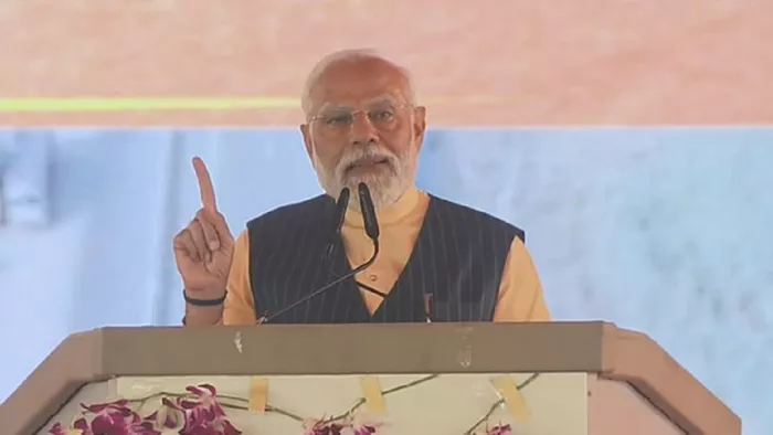 'रउआ सब के प्रणाम कर तानी...', PM मोदी का भोजपुरी अंदाज, इस बात के लिए माफी मांगी