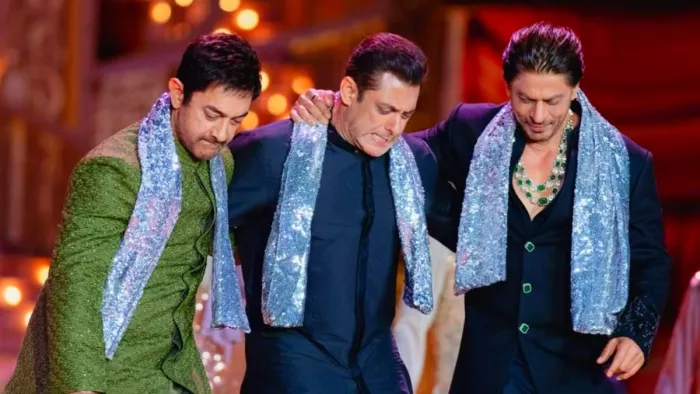 तीनों खान को साथ लाने पर शाह रुख ने किया था कपड़े बिकने का दावा, (X Image)