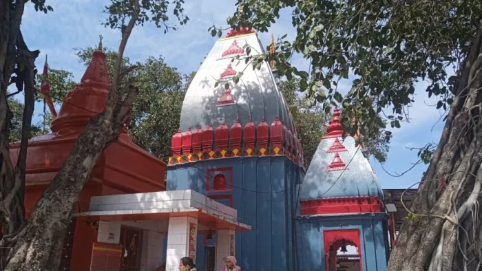 उत्तराखंड में इस जगह आज भी विद्यमान है भगवान शिव व वीरभद्र, दो भागों में विभाजित है अद्भुत शिवलिंग