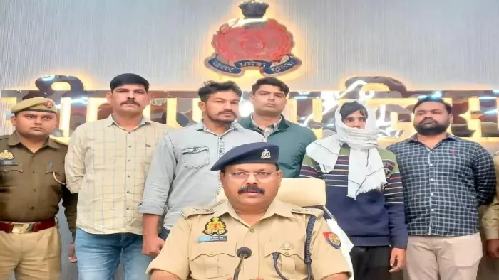 सीतापुर: पुलिस लाइन सभागार में तानी हत्याकांड का अनावरण करते एएसपी दक्षिणी डा़ प्रवीण रंजन सिंह : जागरण