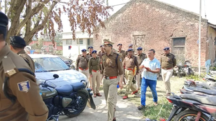 भागलपुर के एसएसपी हृदयकांत निरीक्षण करते हुए (जागरण)