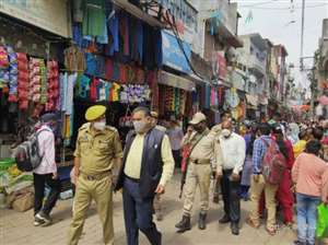 मास्क नहीं पहनने वालों पर और अधिक सख्ती बरती जाएगी।